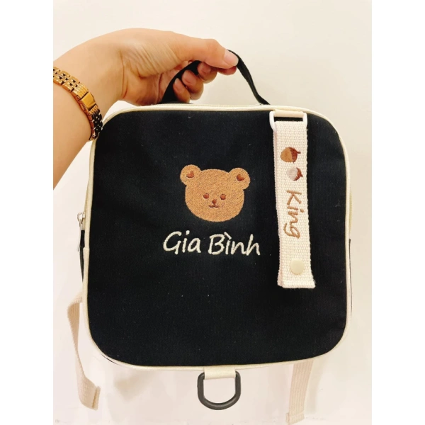 Balo thêu tên cho bé mầm non: Khi chi tiết nhỏ làm thay đổi cảm giác tự tin trong ngày đầu lên lớp - Ảnh 1 Balo thêu tên cho bé mầm non: Khi chi tiết nhỏ làm thay đổi cảm giác tự tin trong ngày đầu lên lớp - Ảnh 1
