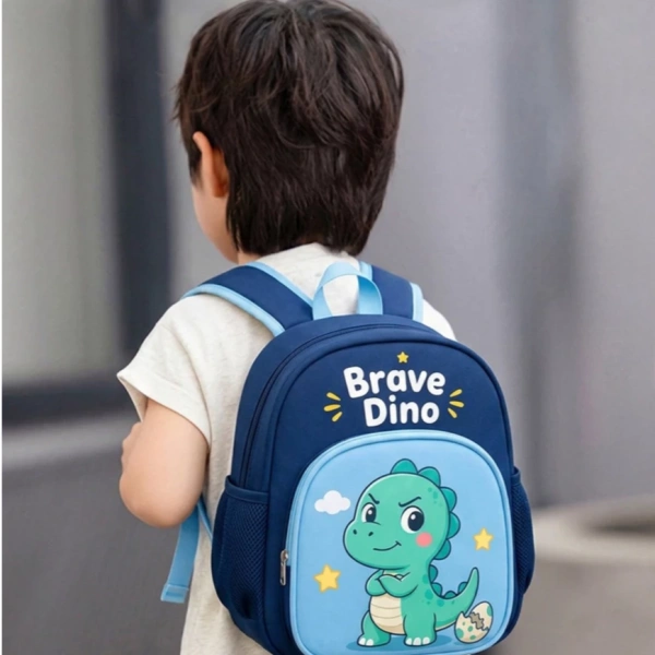Kích thước 22 cm × 10 cm × 29 cm được tính toán dựa trên chiều cao trung bình của trẻ trong độ tuổi 3‑5, cho phép đựng được sách vở, quần áo dự phòng và một ít đồ chơi nhỏ mà không gây cảm giác nặng nề. (Ảnh 5) Kích thước 22 cm × 10 cm × 29 cm được tính toán dựa trên chiều cao trung bình của trẻ trong độ tuổi 3‑5, cho phép đựng được sách vở, quần áo dự phòng và một ít đồ chơi nhỏ mà không gây cảm giác nặng nề. (Ảnh 5)