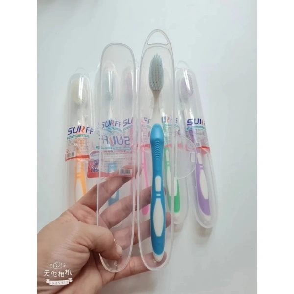 Bàn chải đánh răng lông mềm trong hộp nhựa làm cho việc vệ sinh răng miệng khi du lịch trở nên nhẹ nhàng hơn - Ảnh 1