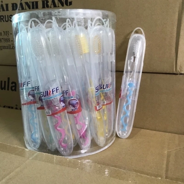 Độ cứng đầu của sợi bàn không chỉ ảnh hưởng đến cảm giác chải mà còn quyết định mức độ tạo áp lực lên bề mặt răng. (Ảnh 2) Độ cứng đầu của sợi bàn không chỉ ảnh hưởng đến cảm giác chải mà còn quyết định mức độ tạo áp lực lên bề mặt răng. (Ảnh 2)