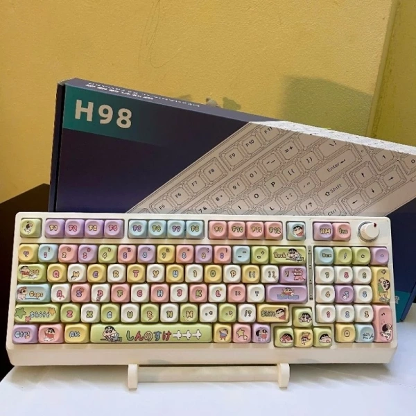 Một trong những tiêu chí khiến nhiều người chọn bàn phím cơ không dây là tính di động và không gian làm việc sạch sẽ hơn. (Ảnh 2) Một trong những tiêu chí khiến nhiều người chọn bàn phím cơ không dây là tính di động và không gian làm việc sạch sẽ hơn. (Ảnh 2)