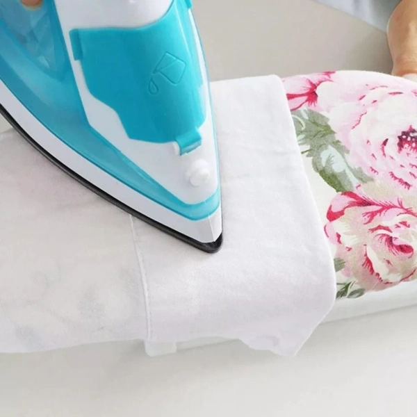 Hãy xác định những tiêu chí cá nhân: nếu bạn thường ủi những chiếc áo sơ mi và váy ngắn, một mặt bàn ủi có chiều rộng khoảng 25 cm sẽ đủ. (Ảnh 5) Hãy xác định những tiêu chí cá nhân: nếu bạn thường ủi những chiếc áo sơ mi và váy ngắn, một mặt bàn ủi có chiều rộng khoảng 25 cm sẽ đủ. (Ảnh 5)