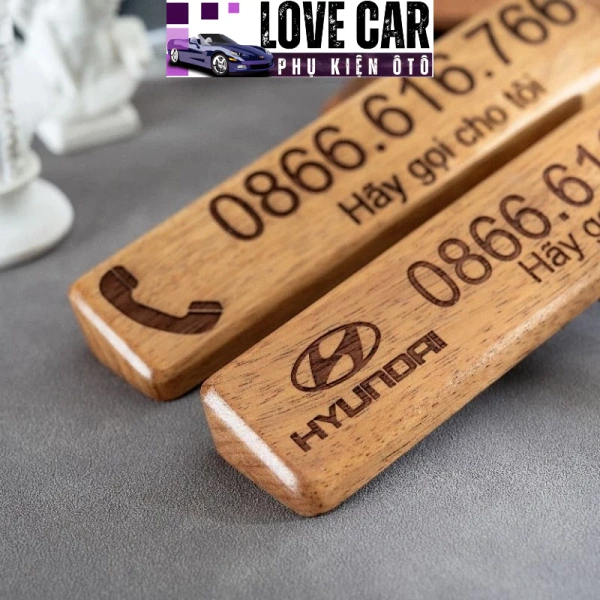 Bảng số điện thoại gỗ trên ô tô có thực sự giúp dễ đọc vào ban đêm, hay lại gây mờ trong ánh sáng mạnh? - Ảnh 4 Bảng số điện thoại gỗ trên ô tô có thực sự giúp dễ đọc vào ban đêm, hay lại gây mờ trong ánh sáng mạnh? - Ảnh 4