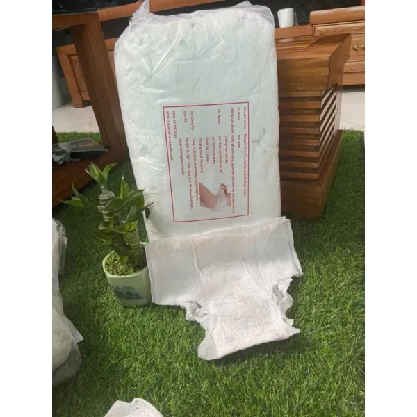 Việc chọn size phù hợp và thực hiện quy trình thay băng một cách chính xác không chỉ giúp bé cảm thấy thoải mái mà còn kéo dài thời gian sử dụng mỗi chiếc băng. (Ảnh 5)