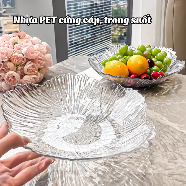 Một khay không được rửa sạch cặn thực phẩm hoặc chất tẩy rửa mạnh có thể để lại lớp màng dính. (Ảnh 3) Một khay không được rửa sạch cặn thực phẩm hoặc chất tẩy rửa mạnh có thể để lại lớp màng dính. (Ảnh 3)