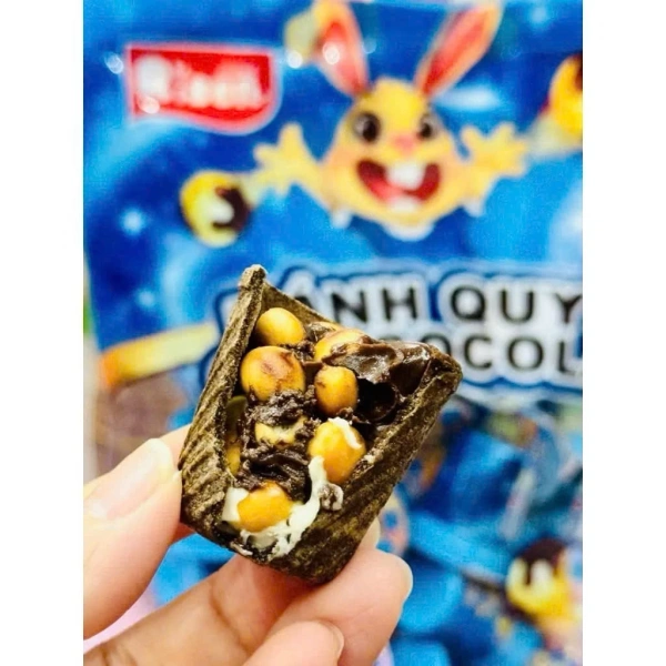 Việc lựa chọn sản phẩm không chỉ dựa trên hình ảnh bắt mắt mà còn cần xem xét thành phần, nguồn gốc và hàm lượng dinh dưỡng. (Ảnh 4) Việc lựa chọn sản phẩm không chỉ dựa trên hình ảnh bắt mắt mà còn cần xem xét thành phần, nguồn gốc và hàm lượng dinh dưỡng. (Ảnh 4)