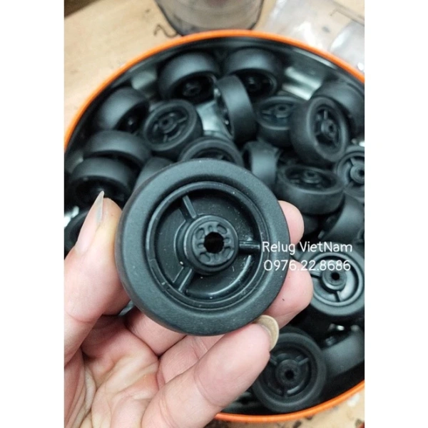Bánh xe vali du lịch 50mm – chi tiết lắp ghép mà nhiều người quên, gây mất cân bằng hành lý - Ảnh 1 Bánh xe vali du lịch 50mm – chi tiết lắp ghép mà nhiều người quên, gây mất cân bằng hành lý - Ảnh 1