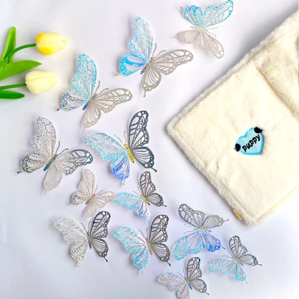 Sự kết hợp của chất liệu decal và hình dạng 3D cho phép bướm vừa có độ cứng cần thiết để duy trì hình dạng, vừa mềm mại để ánh sáng có thể phản chiếu một cách tinh tế trên bề mặt. (Ảnh 2)
