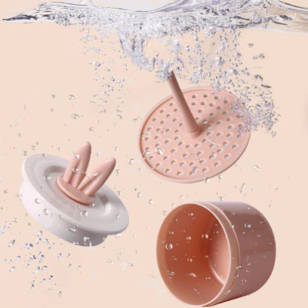 Đối với những ai đang tìm kiếm một giải pháp tiện dụng, Cốc tạo bọt dầu gội sữa rửa mặt thiết kế nhỏ gọn tiện dụng là một lựa chọn đáng cân nhắc. (Ảnh 5)