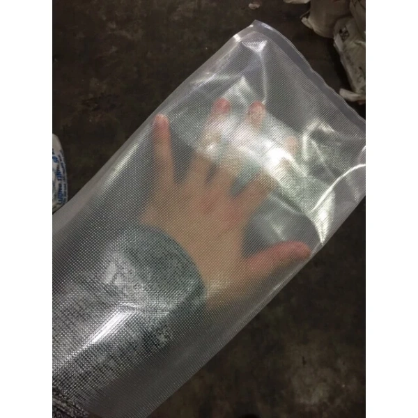 Việc hiểu rõ các tiêu chí này sẽ giúp bạn tránh những sai lầm như dùng túi quá mỏng dẫn đến rò rỉ, hoặc lựa chọn size không phù hợp khiến túi không được hút khí hoàn toàn. (Ảnh 3)