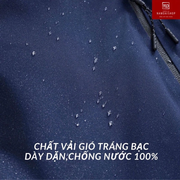 Một trong những “bảo bối” khiến áo khoác luôn giữ được tính năng chống nước là việc bảo dưỡng lớp DWR đúng cách. (Ảnh 3)