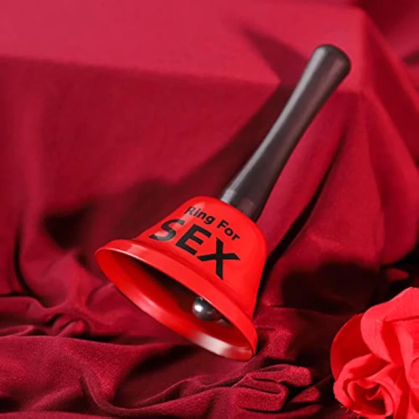 Chuông sắt Ring được thiết kế dành riêng cho các dịp lễ hội như sinh nhật, lễ kỷ niệm Valentine, và thậm chí là những buổi tiệc độc thân. (Ảnh 2) Chuông sắt Ring được thiết kế dành riêng cho các dịp lễ hội như sinh nhật, lễ kỷ niệm Valentine, và thậm chí là những buổi tiệc độc thân. (Ảnh 2)