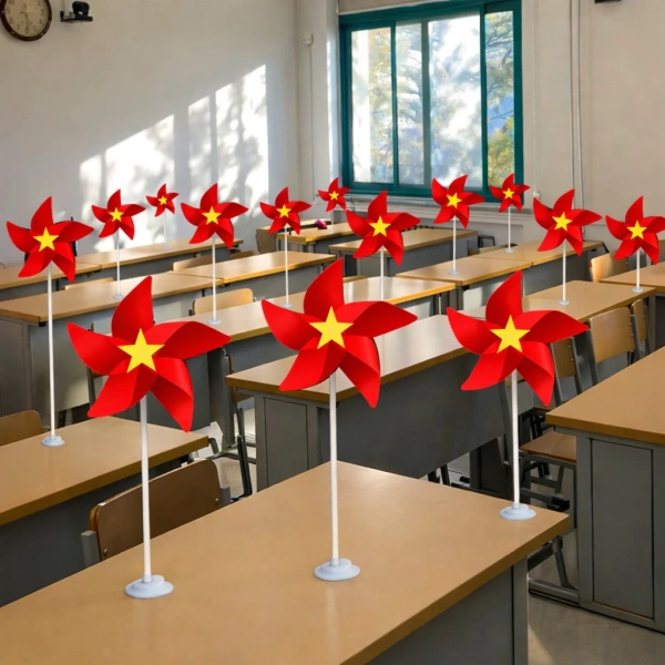 Để tối đa hoá tiềm năng trang trí, việc kết hợp chong chóng với các yếu tố khác là yếu tố then chốt. (Ảnh 5) Để tối đa hoá tiềm năng trang trí, việc kết hợp chong chóng với các yếu tố khác là yếu tố then chốt. (Ảnh 5)