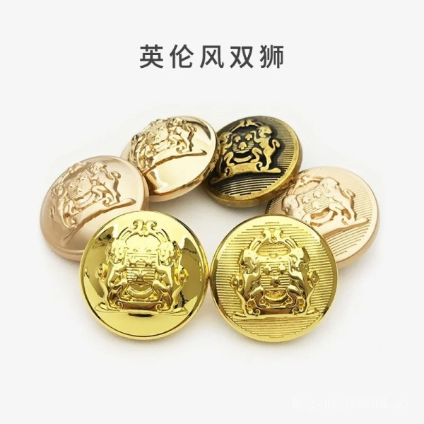 Bất ngờ khi nút đôi cổ điển làm giảm độ tiện lợi của áo khoác, chất liệu bền bỉ trở thành yếu tố quyết định - Ảnh 1 Bất ngờ khi nút đôi cổ điển làm giảm độ tiện lợi của áo khoác, chất liệu bền bỉ trở thành yếu tố quyết định - Ảnh 1