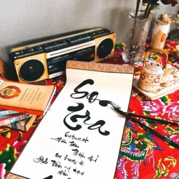 Trong thực tiễn trang trí, việc chỉ dùng một loại vải duy nhất có thể khiến không gian trở nên “đơn điệu”. (Ảnh 5) Trong thực tiễn trang trí, việc chỉ dùng một loại vải duy nhất có thể khiến không gian trở nên “đơn điệu”. (Ảnh 5)