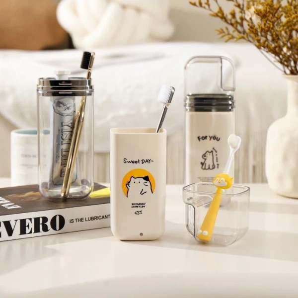 Mỗi người có một thói quen và yêu cầu riêng về việc mang theo đồ vệ sinh răng miệng. (Ảnh 3) Mỗi người có một thói quen và yêu cầu riêng về việc mang theo đồ vệ sinh răng miệng. (Ảnh 3)