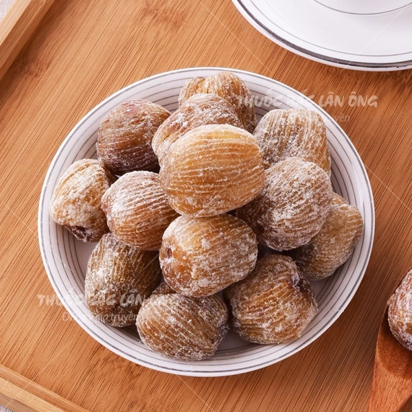 Táo mật khô không chỉ là “bỗng dưng” dùng làm vặt, mà còn là nguyên liệu đặc biệt cho nhiều món ăn truyền thống. (Ảnh 3) Táo mật khô không chỉ là “bỗng dưng” dùng làm vặt, mà còn là nguyên liệu đặc biệt cho nhiều món ăn truyền thống. (Ảnh 3)
