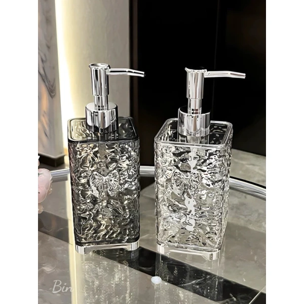 Đối với người dùng muốn một giải pháp vừa “đẹp” vừa “đáng tin cậy”, bình chiết mỹ phẩm vòi nhấn gợn sóng là một lựa chọn đáng cân nhắc. (Ảnh 4) Đối với người dùng muốn một giải pháp vừa “đẹp” vừa “đáng tin cậy”, bình chiết mỹ phẩm vòi nhấn gợn sóng là một lựa chọn đáng cân nhắc. (Ảnh 4)