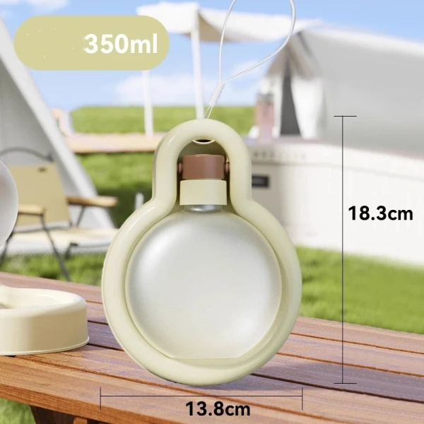 Dành cho những gia đình có chú chó hoặc mèo có kích thước nhỏ tới vừa, và chỉ cần một nguồn nước phụ trợ trong những chuyến đi ngắn ngày (khoảng 1‑2 tiếng), Bình Uống Nước Du Lịch Cầm Tay Cho Chó Mèo 350ml Tiện Lợi là một mẫu sản phẩm đáng cân nhắc. (Ảnh 4) Dành cho những gia đình có chú chó hoặc mèo có kích thước nhỏ tới vừa, và chỉ cần một nguồn nước phụ trợ trong những chuyến đi ngắn ngày (khoảng 1‑2 tiếng), Bình Uống Nước Du Lịch Cầm Tay Cho Chó Mèo 350ml Tiện Lợi là một mẫu sản phẩm đáng cân nhắc. (Ảnh 4)