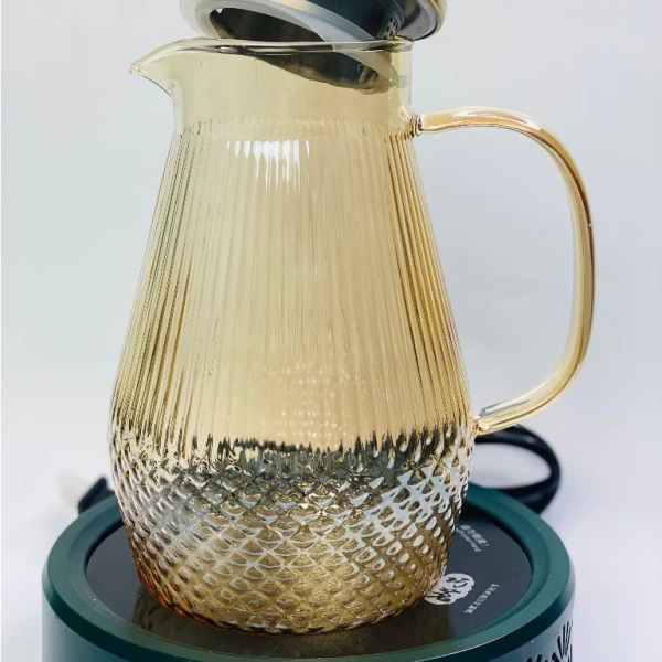 Đặc biệt, khi kết hợp với bình đựng nước thuỷ tinh chịu nhiệt 1,8 lít MB3 (giá bán gốc 99 060 VNĐ, hiện đang giảm còn 78 000 VNĐ), người dùng không chỉ sở hữu một sản phẩm có thiết kế hiện đại mà còn nhận được cam kết chất lượng: đúng mẫu, đúng chất lượng, đúng giá. (Ảnh 4) Đặc biệt, khi kết hợp với bình đựng nước thuỷ tinh chịu nhiệt 1,8 lít MB3 (giá bán gốc 99 060 VNĐ, hiện đang giảm còn 78 000 VNĐ), người dùng không chỉ sở hữu một sản phẩm có thiết kế hiện đại mà còn nhận được cam kết chất lượng: đúng mẫu, đúng chất lượng, đúng giá. (Ảnh 4)