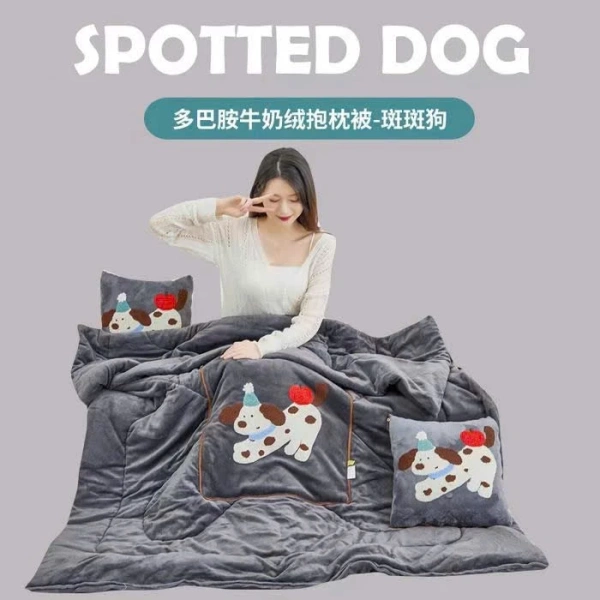 Với mức giá ưu đãi và những tính năng đa dạng, bộ chăn gối này có thể đáp ứng nhu cầu của cả những người làm việc văn phòng, sinh viên, và các gia đình cần giải pháp ấm áp mà không tốn quá nhiều diện tích lưu trữ. (Ảnh 5)