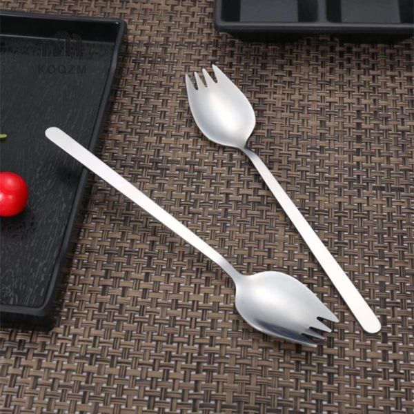 Đối với những gia đình có không gian lưu trữ hạn chế, bộ dao nĩa đa năng (như nĩa và thìa tích hợp) là một lựa chọn thông minh. (Ảnh 3) Đối với những gia đình có không gian lưu trữ hạn chế, bộ dao nĩa đa năng (như nĩa và thìa tích hợp) là một lựa chọn thông minh. (Ảnh 3)