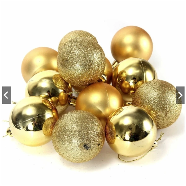 Bộ đồ trang trí Noel đầy đủ màu sắc, nhưng việc treo bóng ở góc tường luôn khiến người dùng bối rối - Ảnh 4