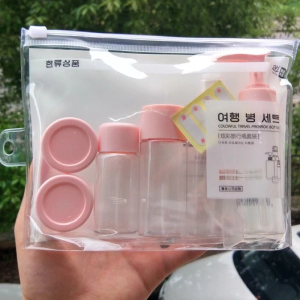 Bộ mỹ phẩm mini tiện lợi thường gặp giới hạn khi chuyến du lịch kéo dài hơn một tuần - Ảnh 3 Bộ mỹ phẩm mini tiện lợi thường gặp giới hạn khi chuyến du lịch kéo dài hơn một tuần - Ảnh 3