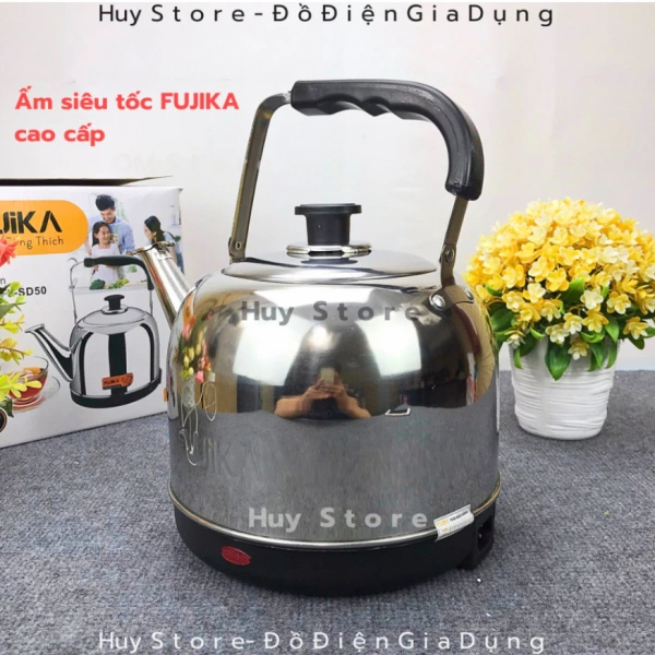 Trong nhiều mô hình ấm siêu tốc hiện nay, tự động ngắt điện khi nước đạt đến mức sôi được quảng cáo rộng rãi vì tính an toàn. (Ảnh 2) Trong nhiều mô hình ấm siêu tốc hiện nay, tự động ngắt điện khi nước đạt đến mức sôi được quảng cáo rộng rãi vì tính an toàn. (Ảnh 2)