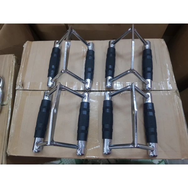 Giả sử bạn đang chuẩn bị cho một buổi tập kết hợp deadlift và overhead press, nhu cầu chính là đảm bảo tay nắm không trượt. (Ảnh 4) Giả sử bạn đang chuẩn bị cho một buổi tập kết hợp deadlift và overhead press, nhu cầu chính là đảm bảo tay nắm không trượt. (Ảnh 4)