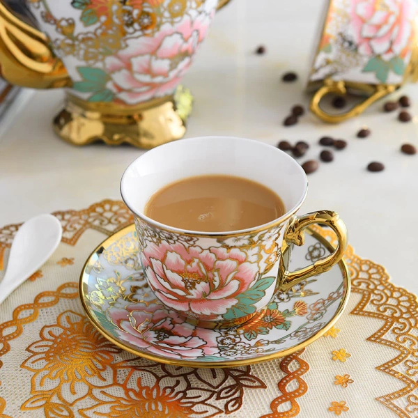 Những khoảnh khắc ngồi bên bộ trà, nghe tiếng nước sôi nhẹ vang lên, hít một hơi hương trà thơm, và nhìn ngắm thiết kế gốm tinh tế có thể coi như một kỳ nghỉ ngắn gọn nhưng hiệu quả. (Ảnh 3) Những khoảnh khắc ngồi bên bộ trà, nghe tiếng nước sôi nhẹ vang lên, hít một hơi hương trà thơm, và nhìn ngắm thiết kế gốm tinh tế có thể coi như một kỳ nghỉ ngắn gọn nhưng hiệu quả. (Ảnh 3)