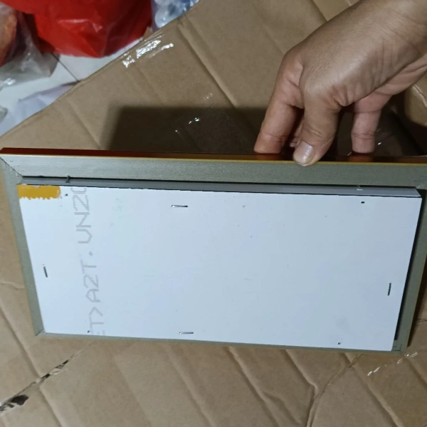 Trên thị trường hiện nay, tấm vị thờ được làm từ nhiều loại giấy, vải, thậm chí là nhựa. (Ảnh 2) Trên thị trường hiện nay, tấm vị thờ được làm từ nhiều loại giấy, vải, thậm chí là nhựa. (Ảnh 2)