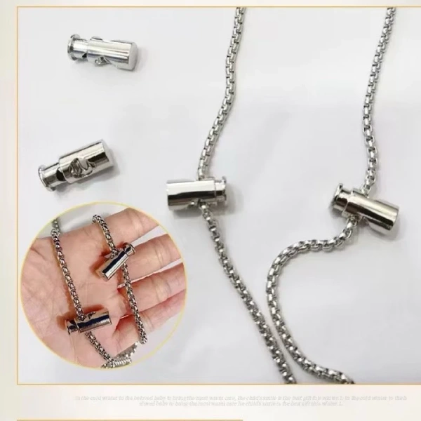 Mặc dù vòng choker là một “must‑have” cho nhiều tín đồ thời trang, nhưng không phải lúc nào cũng phù hợp. (Ảnh 4) Mặc dù vòng choker là một “must‑have” cho nhiều tín đồ thời trang, nhưng không phải lúc nào cũng phù hợp. (Ảnh 4)
