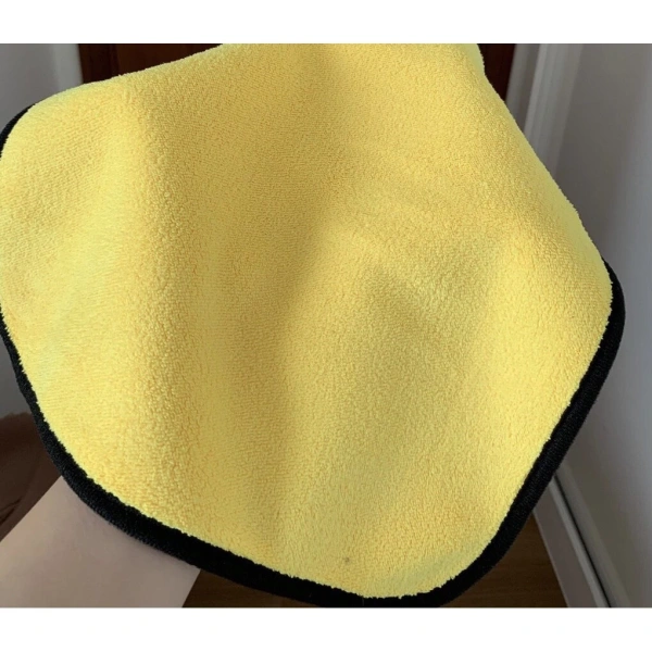 Cảm giác xe sáng bóng nhưng lớp sợi mỏng còn lại khiến tôi nhận ra cần cách bảo quản khăn lau microfiber cho ô tô - Ảnh 4