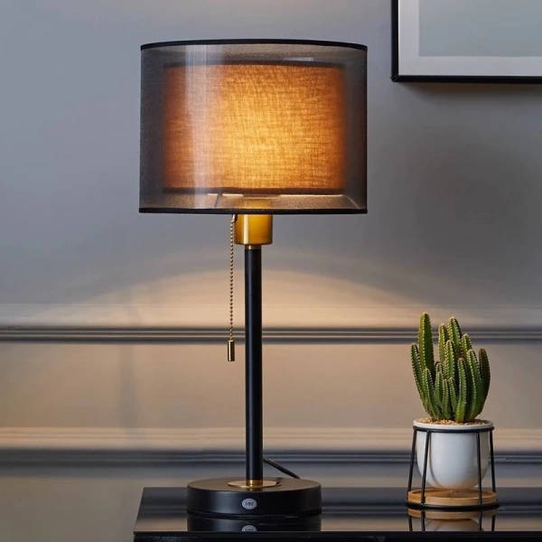 Đối với không gian ngủ, chiều cao khoảng 40-55 cm và đường kính từ 20-30 cm thường là lựa chọn hợp lý. (Ảnh 2) Đối với không gian ngủ, chiều cao khoảng 40-55 cm và đường kính từ 20-30 cm thường là lựa chọn hợp lý. (Ảnh 2)