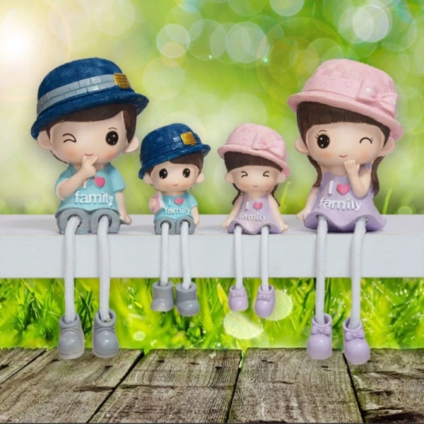 Với bộ sản phẩm hiện tại, bạn có thể chọn mẫu “truyền thống” có chi tiết trang phục dân gian nếu muốn tạo cảm giác ấm áp, hoặc mẫu “đơn giản” với thiết kế tối giản nếu không gian công việc của bạn mang phong cách hiện đại, minimal. (Ảnh 5) Với bộ sản phẩm hiện tại, bạn có thể chọn mẫu “truyền thống” có chi tiết trang phục dân gian nếu muốn tạo cảm giác ấm áp, hoặc mẫu “đơn giản” với thiết kế tối giản nếu không gian công việc của bạn mang phong cách hiện đại, minimal. (Ảnh 5)