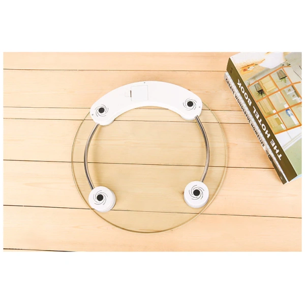 Cân mặt nhựa thường nhẹ, giá thành thấp, nhưng độ bền chịu lực thường chỉ khoảng 120‑150 kg, và dễ bị trầy xước sau thời gian sử dụng. (Ảnh 3)