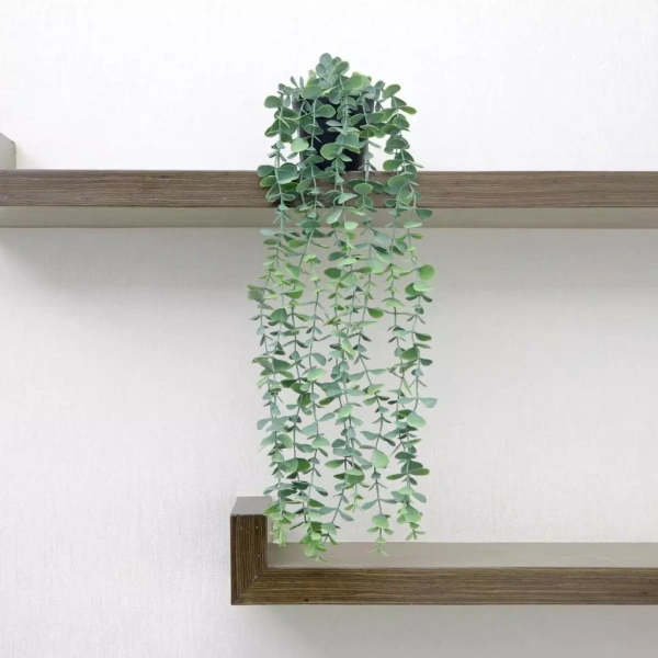 Các vật dụng phản quang có thể “đánh bập” ánh sáng trở lại không gian. (Ảnh 4)