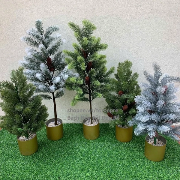 Cây thông mini để bàn: Khi chi tiết nhỏ bất ngờ thay đổi không khí Noel trong góc làm việc - Ảnh 2 Cây thông mini để bàn: Khi chi tiết nhỏ bất ngờ thay đổi không khí Noel trong góc làm việc - Ảnh 2