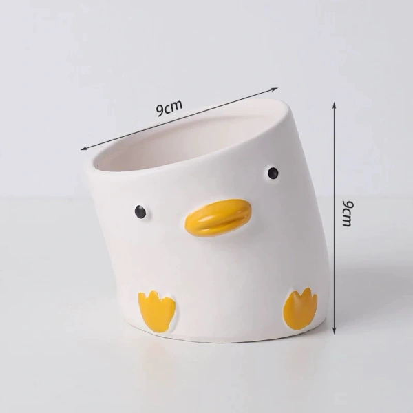 Để tránh “độ ẩm dư thừa”, việc chọn chậu mini nên dựa trên ba tiêu chí cơ bản: lỗ thoát nước, độ thoáng khí của chất liệu và kích thước phù hợp với hệ thống rễ. (Ảnh 3) Để tránh “độ ẩm dư thừa”, việc chọn chậu mini nên dựa trên ba tiêu chí cơ bản: lỗ thoát nước, độ thoáng khí của chất liệu và kích thước phù hợp với hệ thống rễ. (Ảnh 3)