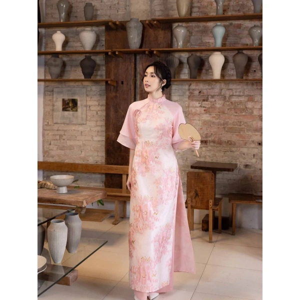 Chi tiết gấu áo dài bộ quần thường bị lãng quên cho đến khi phải di chuyển liên tục - Ảnh 1 Chi tiết gấu áo dài bộ quần thường bị lãng quên cho đến khi phải di chuyển liên tục - Ảnh 1