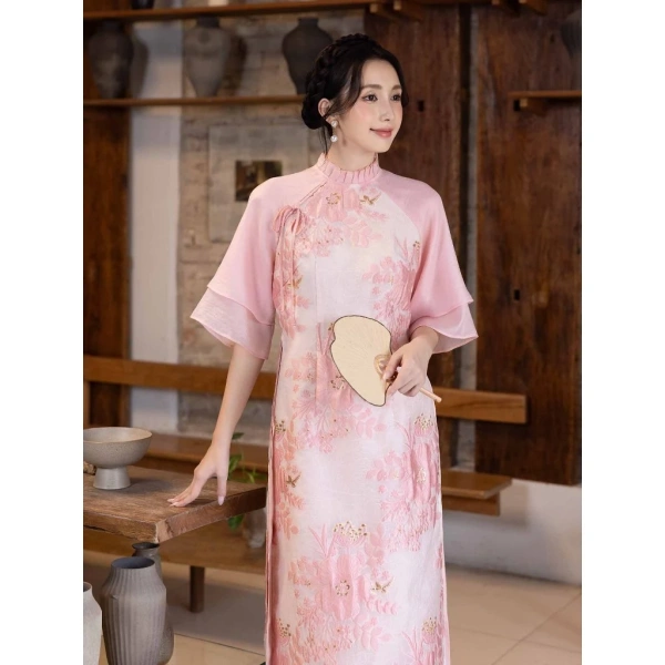 Trong số những thương hiệu đang chú trọng tới chi tiết gấu, MARC FASHION đã ra mắt Set Áo Dài Mai Chi (Áo + Quần). (Ảnh 5) Trong số những thương hiệu đang chú trọng tới chi tiết gấu, MARC FASHION đã ra mắt Set Áo Dài Mai Chi (Áo + Quần). (Ảnh 5)