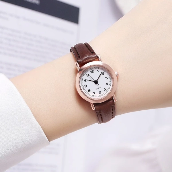 Mặc dù đồng hồ DH15 có mức giá chỉ khoảng 10.000 VND sau giảm giá, việc chăm sóc đúng cách vẫn giúp bạn sử dụng lâu dài, giảm tần suất phải thay mới. (Ảnh 5)