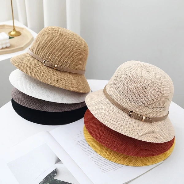 Chi tiết khóa cài trên nón rộng vành bằng vải lanh thực sự ảnh hưởng đến cảm giác thoáng mát mùa hè - Ảnh 4