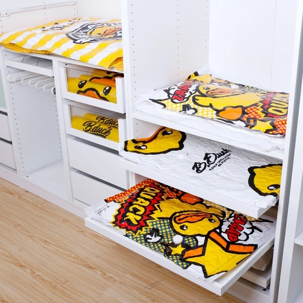 Chi tiết khóa kín nắp trong túi hút chân không quyết định quần áo có tránh được nấm mốc hay không. - Ảnh 5