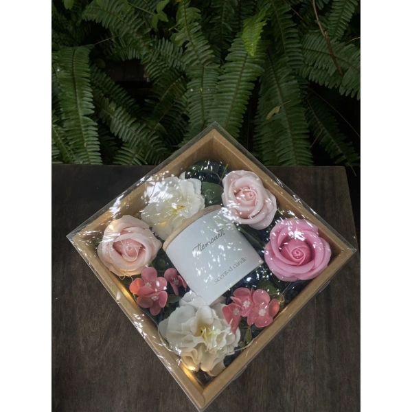 Nhà tiệm CASTI cung cấp Set Quà Hoa Sáp được thiết kế riêng cho các dịp đám cưới và sinh nhật. (Ảnh 3) Nhà tiệm CASTI cung cấp Set Quà Hoa Sáp được thiết kế riêng cho các dịp đám cưới và sinh nhật. (Ảnh 3)
