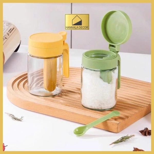 Thêm tay cầm vào một hũ gia vị không chỉ thuận tiện trong việc di chuyển, mà còn giảm việc kéo, kéo giật nắp khiến lớp kín bị hỏng. (Ảnh 3) Thêm tay cầm vào một hũ gia vị không chỉ thuận tiện trong việc di chuyển, mà còn giảm việc kéo, kéo giật nắp khiến lớp kín bị hỏng. (Ảnh 3)