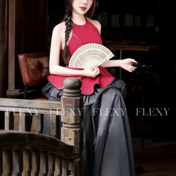 Vải xược tự nhiên (silk) có khả năng thấm hút độ ẩm tốt, nhưng khi được pha polyester để giảm chi phí, độ thấm ẩm sẽ giảm đáng kể. (Ảnh 2) Vải xược tự nhiên (silk) có khả năng thấm hút độ ẩm tốt, nhưng khi được pha polyester để giảm chi phí, độ thấm ẩm sẽ giảm đáng kể. (Ảnh 2)