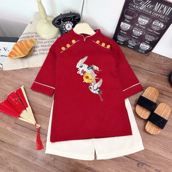 Chỉ vì không để ý chiều dài tay áo dài đôi cho bé trai, buổi lễ gia đình lại trở nên lo lắng. - Ảnh 3 Chỉ vì không để ý chiều dài tay áo dài đôi cho bé trai, buổi lễ gia đình lại trở nên lo lắng. - Ảnh 3