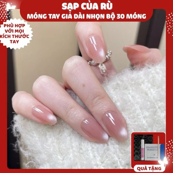 Chỉ vì một chiếc móng tay giả ngắn dạng oval mà các buổi Tết miền Nam lại trở nên phức tạp hơn bạn nghĩ - Ảnh 1 Chỉ vì một chiếc móng tay giả ngắn dạng oval mà các buổi Tết miền Nam lại trở nên phức tạp hơn bạn nghĩ - Ảnh 1